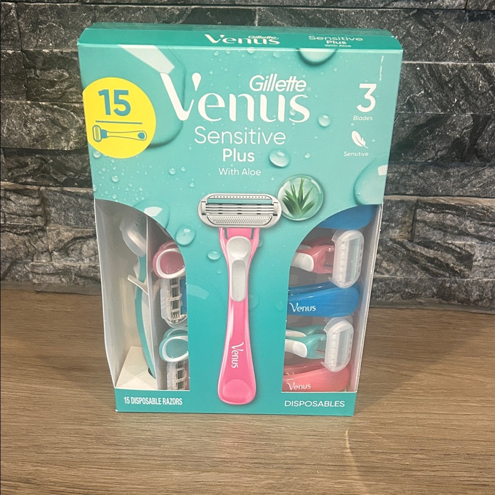 Gillette Venus Sensitive‎ Plus Disposable Razors Pack of 15 🔥🔥